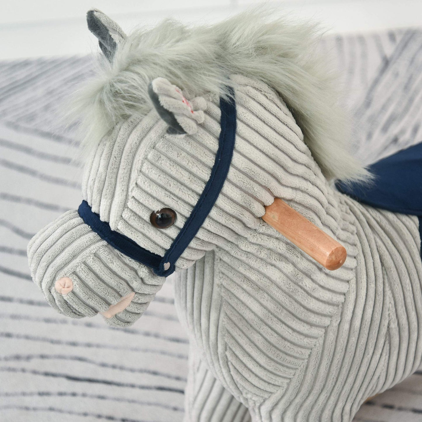 HOMCOM Cheval à Bascule pour Enfant, Jouet à Bascule en Peluche, en Forme de Cheval, à Effets sonores, avec poignées, pédale, pour 36-72 Mois, 73L x 35l x 64H cm, Gris et Blanc